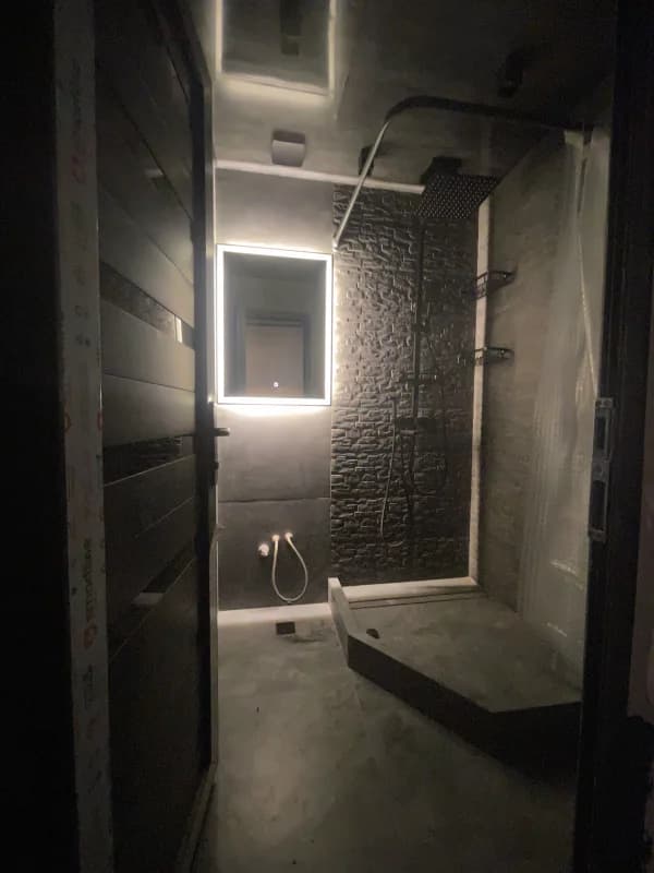 լոգարանի սալիկապատում