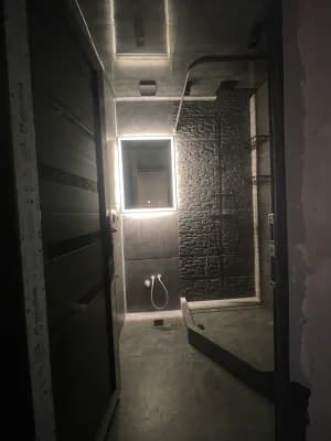 լոգարանի սալիկապատում