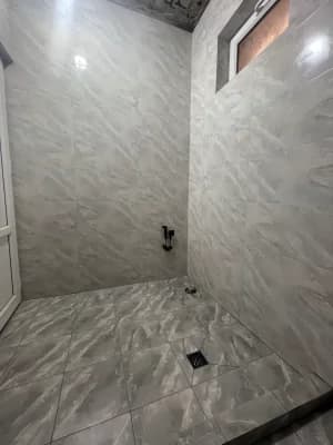 Լոգարանի սալիկապատում