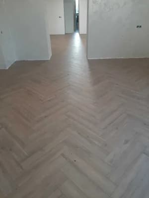 լամինատե և վինիլային հատակներ
